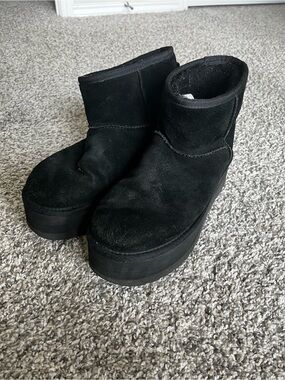 Black Platform Uggs